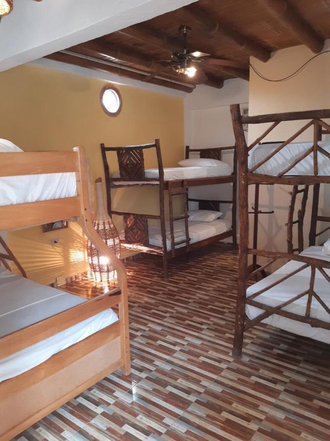 Weekendhostal Montañita Buitenkant foto